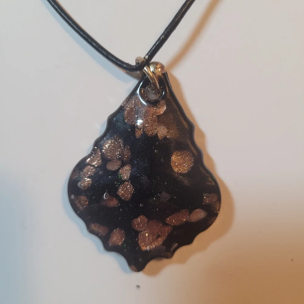 Acrylic pendent on leather string with  lobster lock - Picture 3 of 5